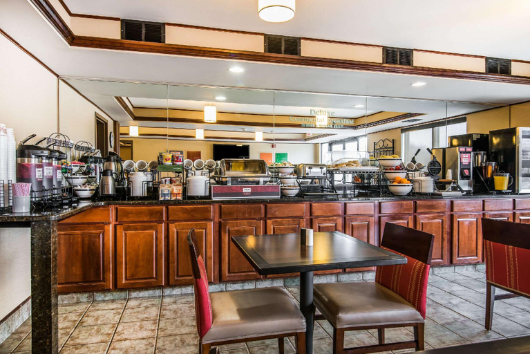 Food & Drinks 5, Quality Inn & Suites Towanda, Bradford