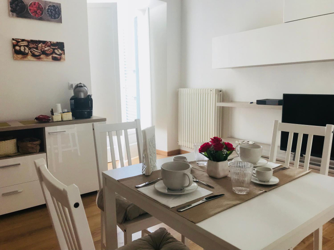 Others 4, Suite & Relax, Bari