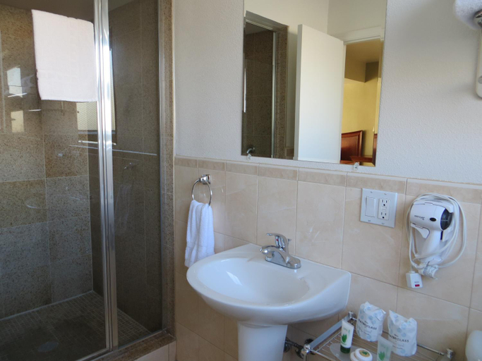 Bathroom 2, Coronet Motel, Santa Clara