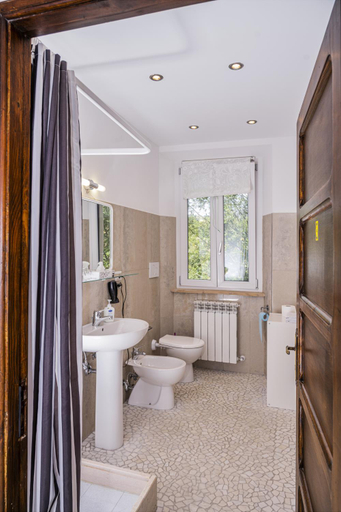Bathroom 3, Casa Friano, Fermo