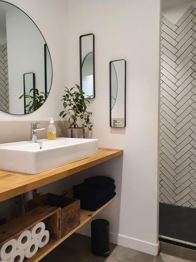 Bathroom 3, Le Jardin Suspendu Vieux-Lyon - Option Garage, Rhône