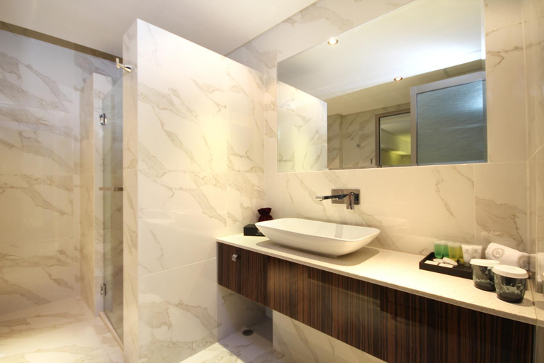 Bathroom 4, Swan River Hotel, Perth