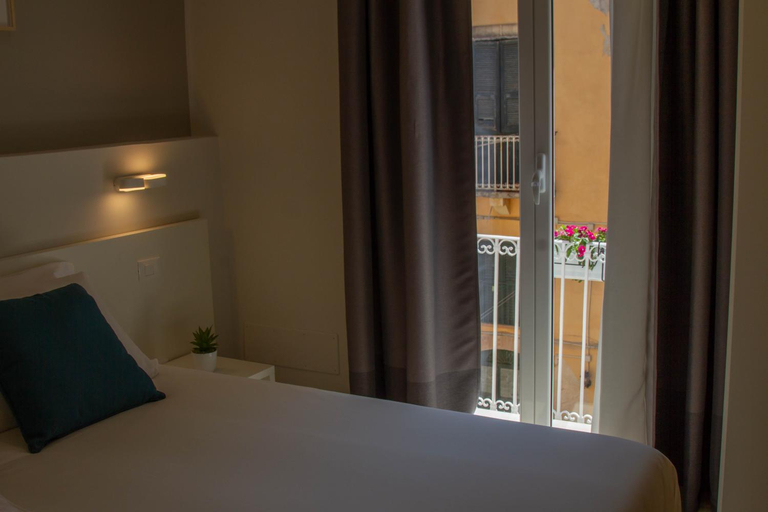 Others 3, Le Suite del Corso, Syracuse