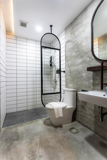 Bathroom 4