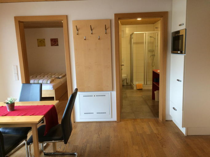 Others 4, Waldermetzge Huttenzimmer und Wohnungen, Bregenz
