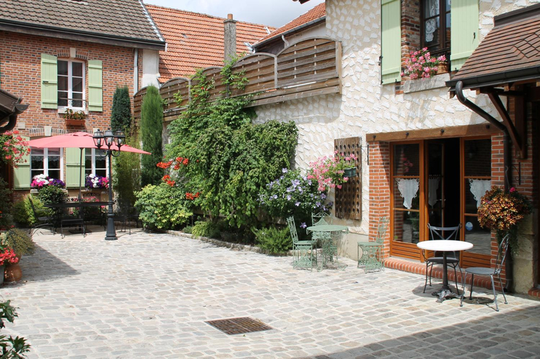 Others 3, chambres d'hotes : La cour d'Etrepy, Marne