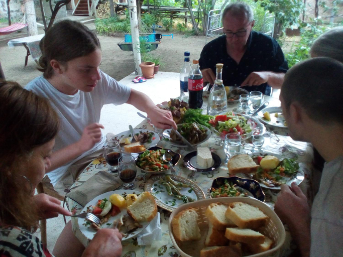 Others 3, Haer B&B
