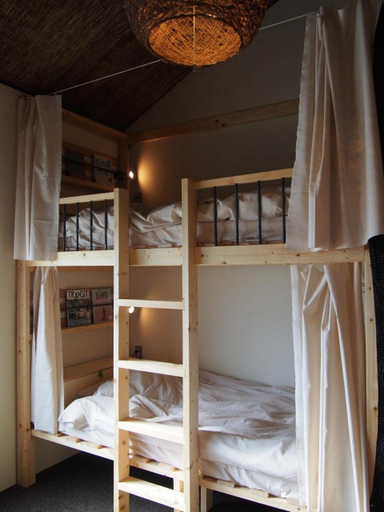 Bedroom 2, Mad Cat Hostel Osaka & Bar, Osaka