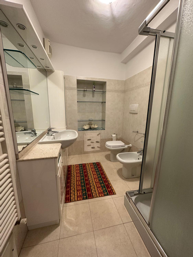 Bathroom 7