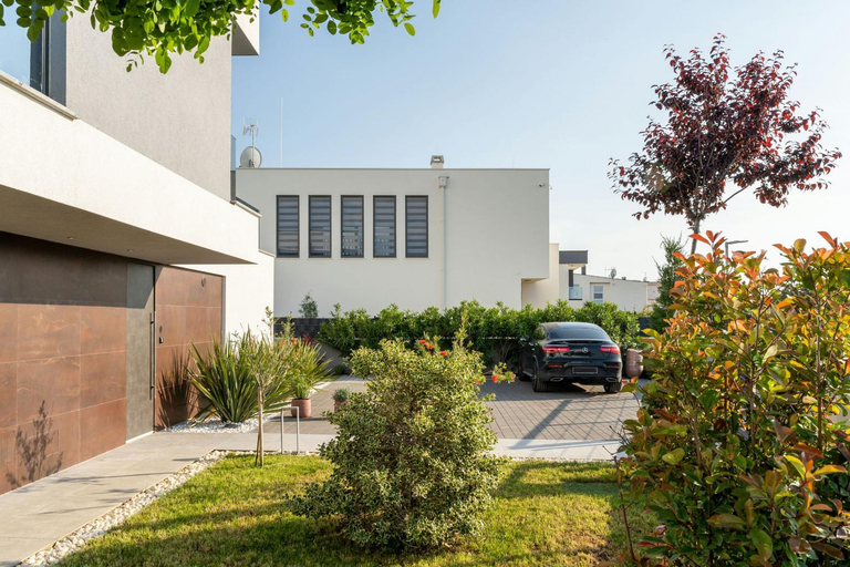 Others 3, Villa Marli, Nin