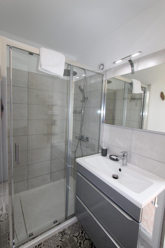 Bathroom 4, La Charentine, Charente-Maritime