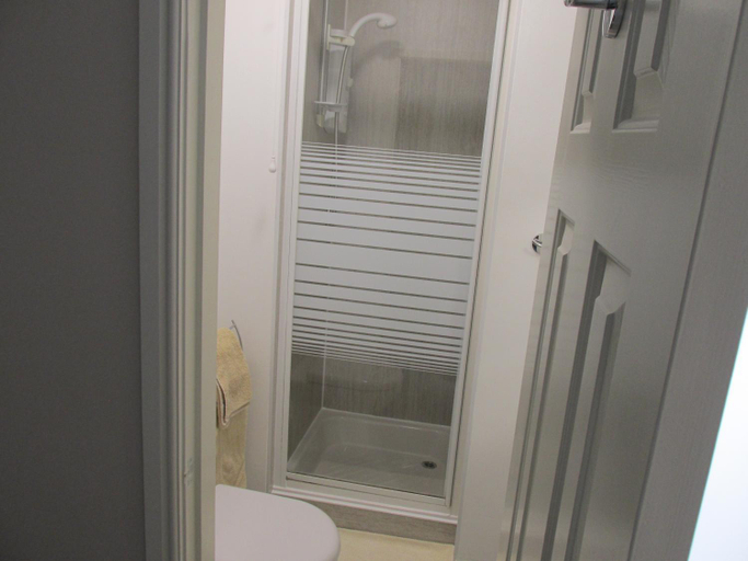 Bathroom 2, No 3, Cumbria