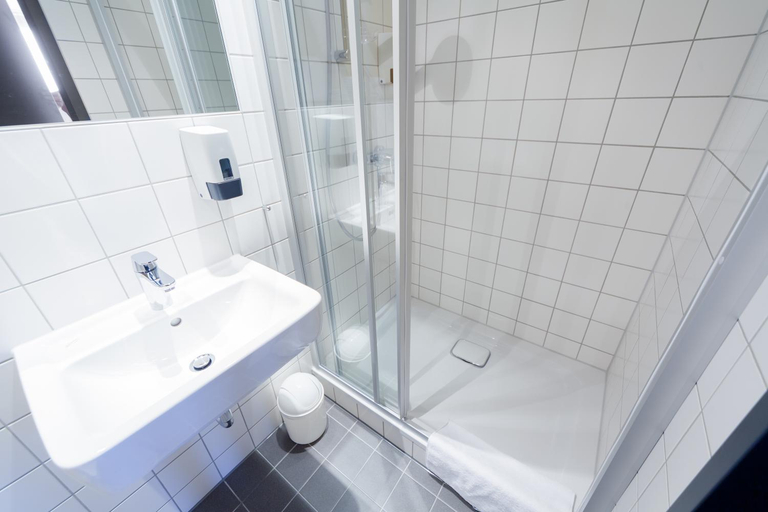 Bathroom 5, McDreams Hotel Leipzig, Leipzig