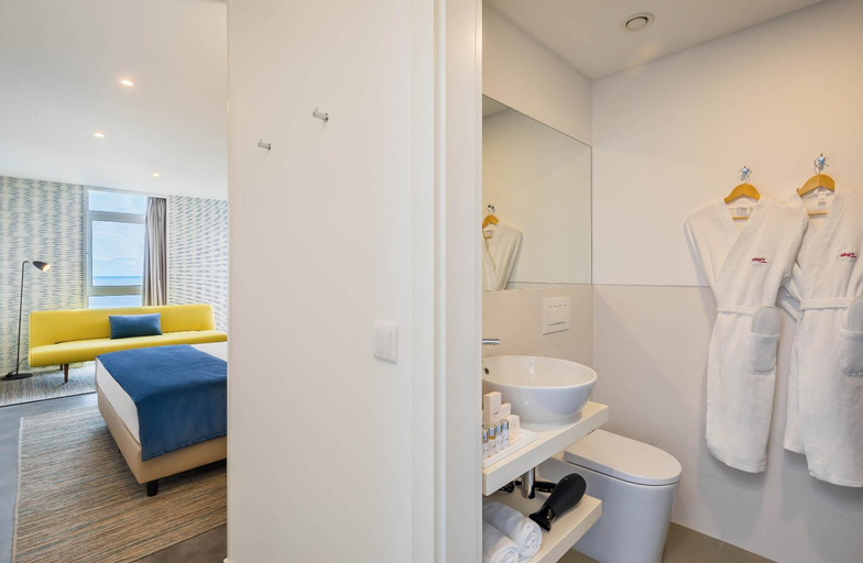 Bathroom 3, Allegro Madeira - Adults Only, Funchal