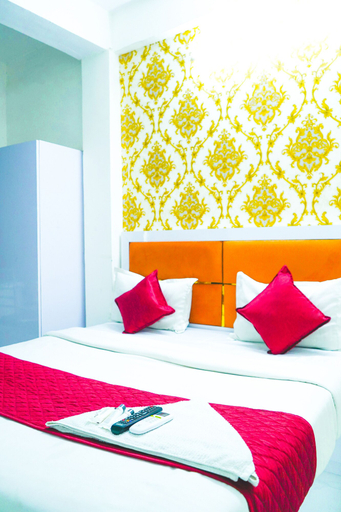 Bedroom 2, Roomshala 124 Royal inn Rohini, Delhi