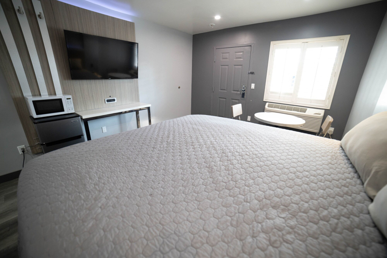 Bedroom 4, Palms Motel, Los Angeles