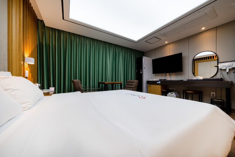 Bedroom 3, Gwangju Chungjangro Stay Hotel, Buk