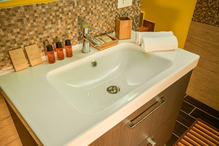 Bathroom 4, Rome Kings Suite, Rome
