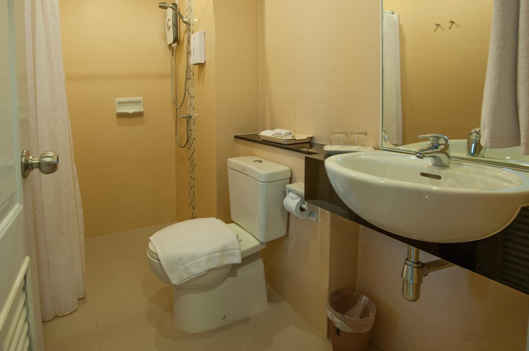 Bathroom 4, Naka Residence, Pulau Phuket