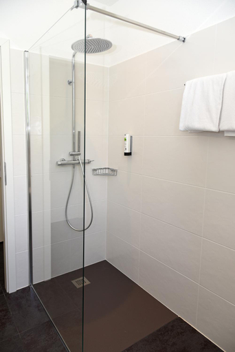 Bathroom 4, Hotel Polo, Locarno