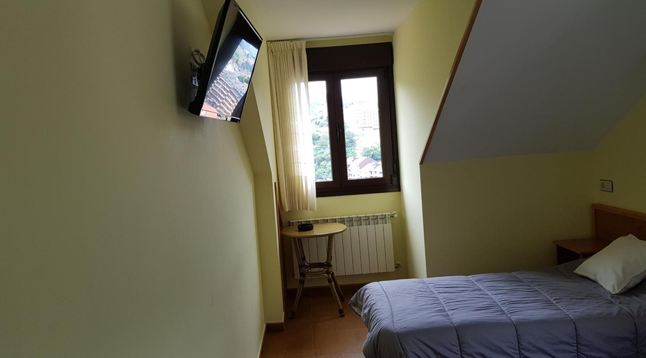 Others 5, Hotel Alina, Asturias