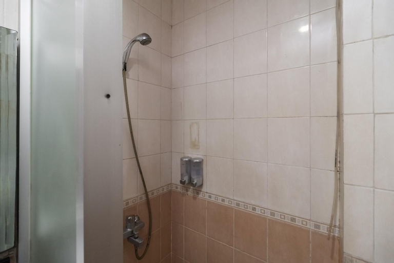 Bathroom 8