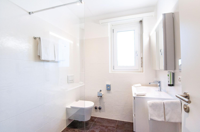 Bathroom 4, Hotel Polo, Locarno