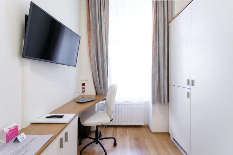 Others 4, Riess City Hotel, Wien