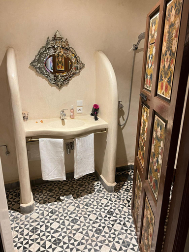 Bathroom, Riad Dar Chacha, Marrakech
