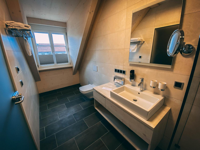 Bathroom 5, Stadthotel Haslach, Ortenaukreis