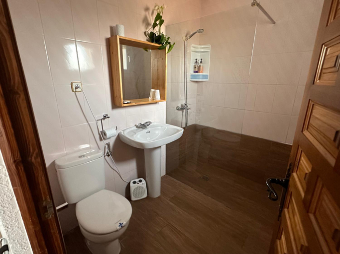 Bathroom 5, Hotel Consuegra, Toledo