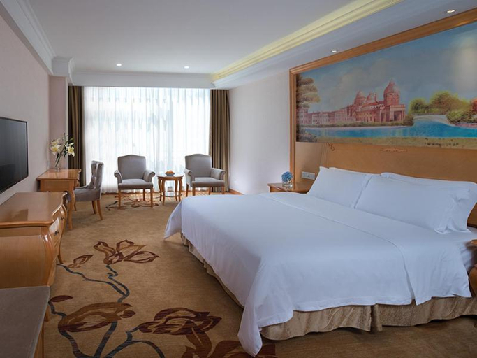 Bedroom 2, Vienna International Hotel Maoming Dianbai Wanda Plaza, Maoming