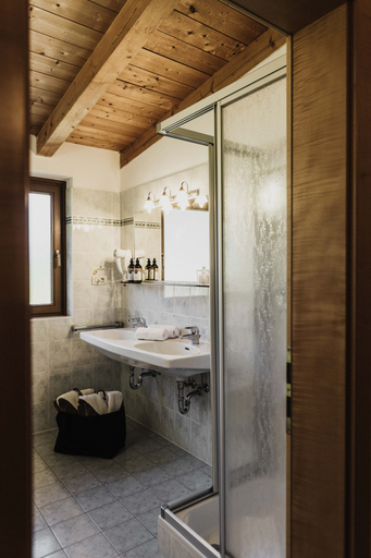 Bathroom 4, Thalguter Rooms & Breakfast, Bolzano