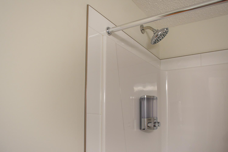 Bathroom 3, GLOBALSTAY. New Apt in Cranbrook. Free str parking, Division No. 6