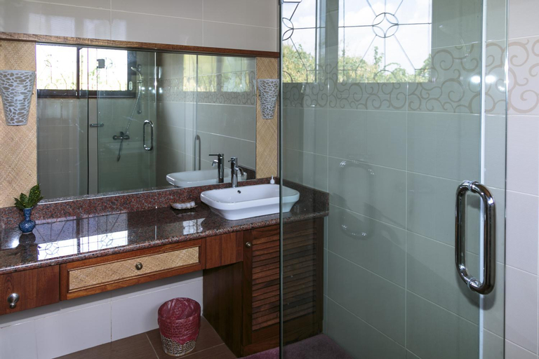 Bathroom 21