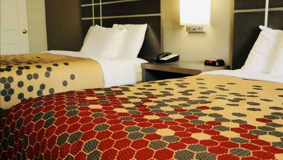 Bedroom 3, Econo Lodge Inn & Suites, Rutherford