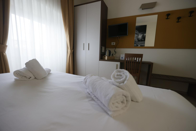 Bedroom 2, A Picture of Rome, Roma