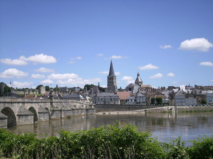 Others 5, Maison de la Loire, Nièvre