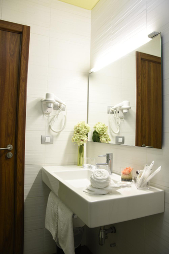 Bathroom 4, Aparthotel Udalla Park, Santa Cruz de Tenerife
