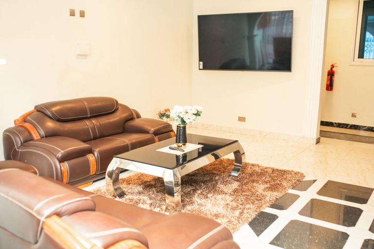 Others 4, Aduk Guest House, Accra