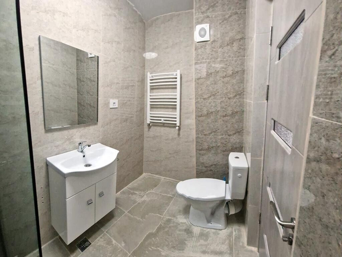 Bathroom 3, BBC Apartments, Navodari