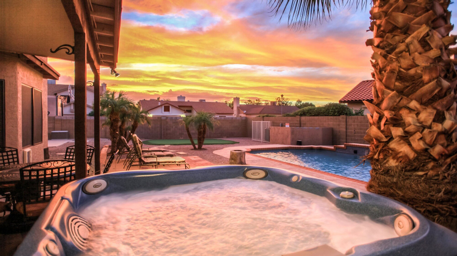 Backyard Playground! Golf Sport Court & Hot Tub!, Maricopa