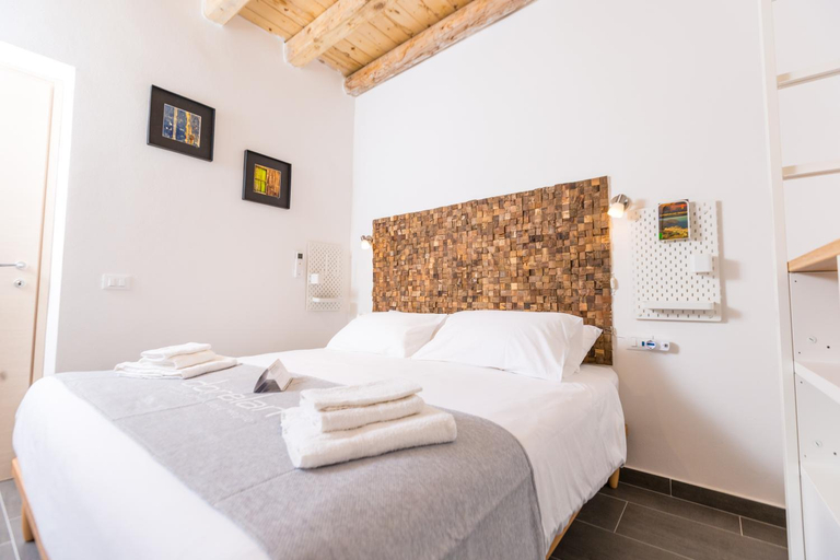 Bedroom 2, Mosina Apartments, Palermo