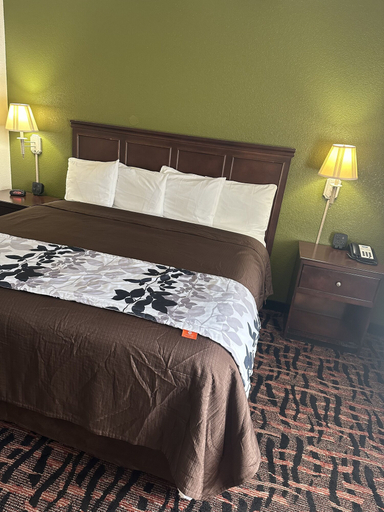 Bedroom 3, Executive inn, Muskingum