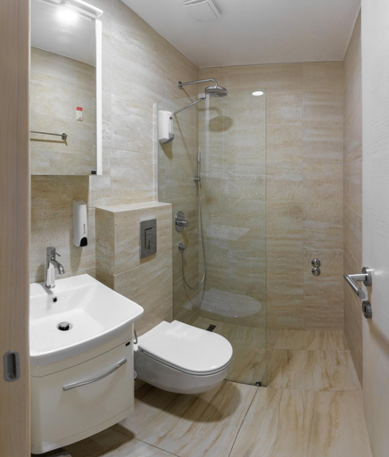 Bathroom 3, Hotel Maksim