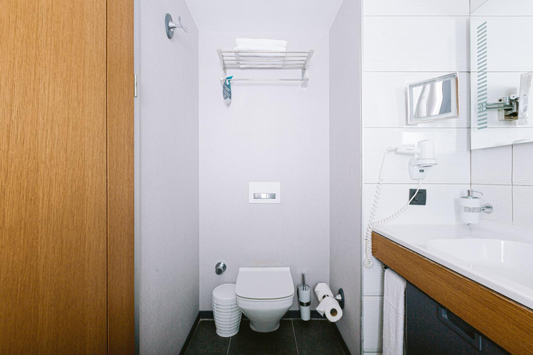 Bathroom 5, Ilica Hotel Spa & Thermal Resort, Çeşme