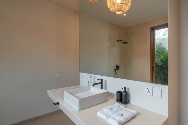 Bathroom 3, Dreamscape Haven, Badung