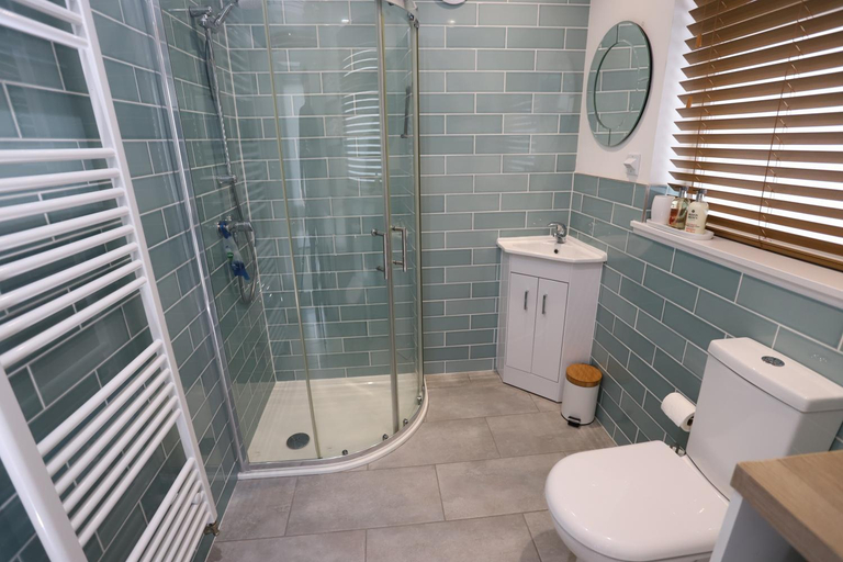 Bathroom 3, Tweedbank, Scottish Borders
