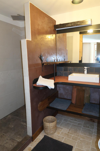 Bathroom 2, tempepailla, Drôme