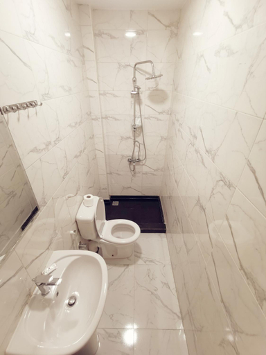 Bathroom 3, Golden Palace Hotel, Qasr an-Nil